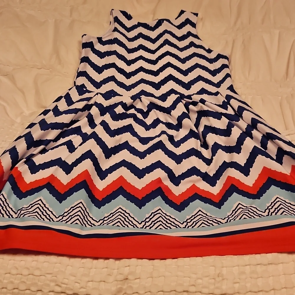 Chevron Patterned Dress - Picture 3 of 3